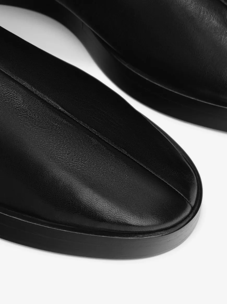 Leather Stretch Boot