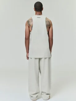 Lightweight Essential Tank